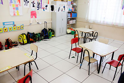 Prefeitura entrega novas salas de aula na Escola Municipal Rosalina Cordeiro de Araújo